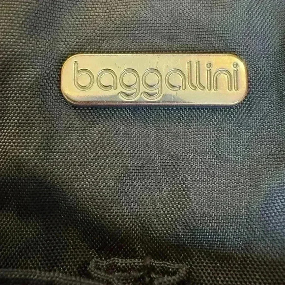 Baggallini crossbody hobo style purse - Picture 7 of 8